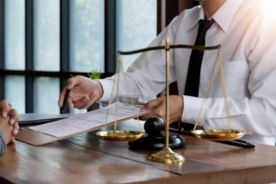 When Should Attorneys Refer Clients to a Trauma Therapist?